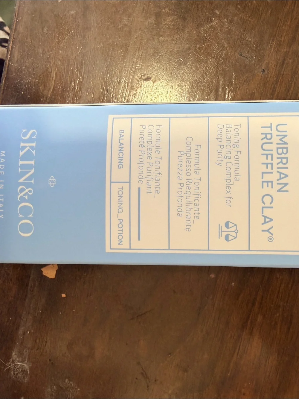 SKIN&CO  Umbrian truffle clay balancing toning potion